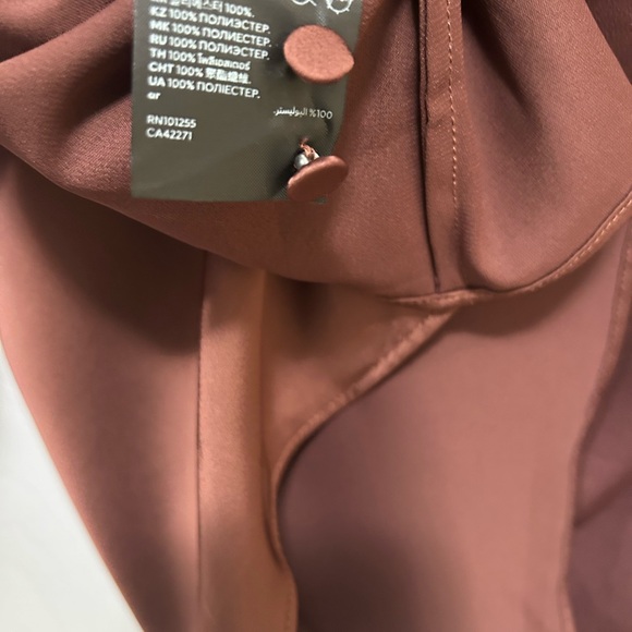 H&M brown blouse, puff sleeves, size large. - Picture 7 of 8